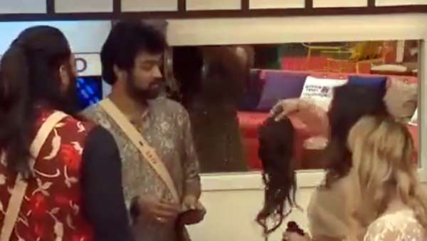 எல்லாம் டூப்பா 