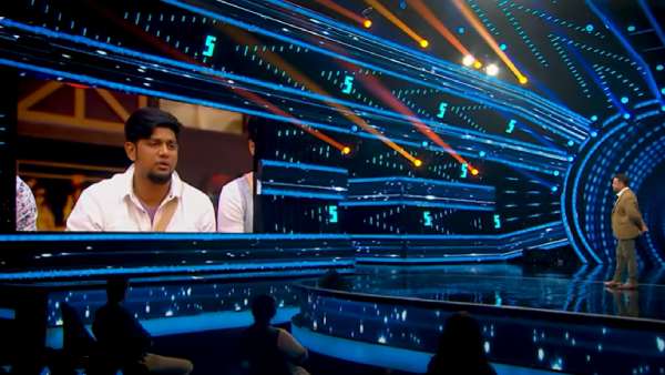 ஆதரவு கொடுக்கும் ரசிகர்கள் 