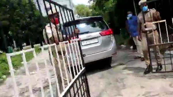 லஞ்ச ஒழிப்புத் துறை சம்மன் 