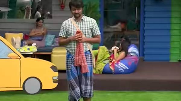 பட்டிக்காடா?? பட்டணமா??