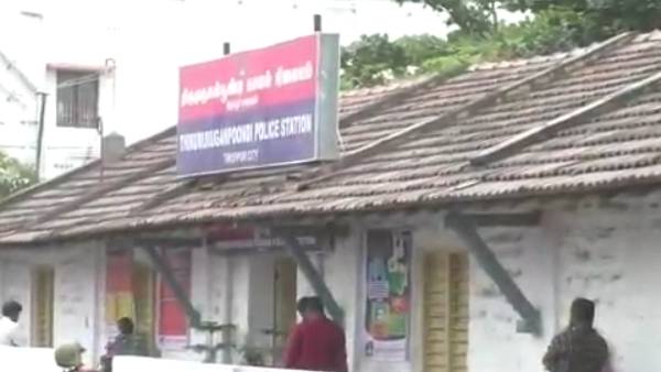 கடுமையாக தாக்கினர் கடுமையாக தாக்கினர்