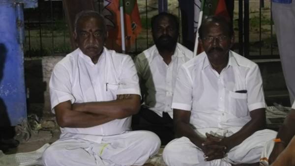 கைது செய்ய கோரிக்கை 