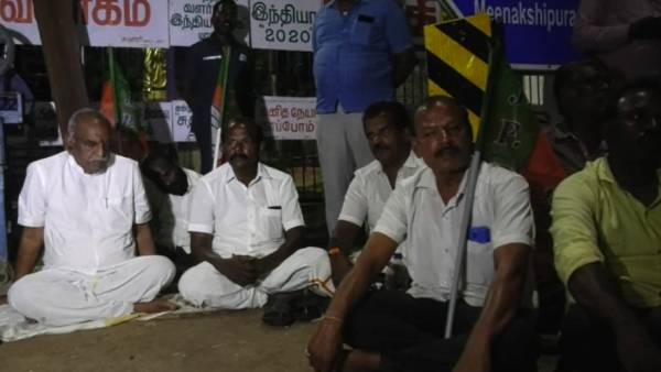 கைது செய்யப்பட்ட பொன்னார் 