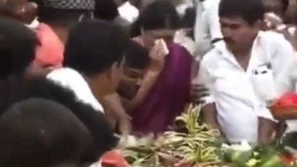 சத்தியம் செய்தார்