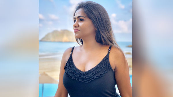 நடிகை ஷாலு ஷம்மு 