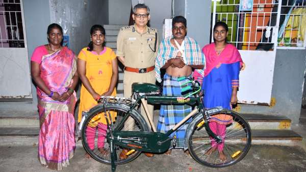 கொடுத்த பரிசு 