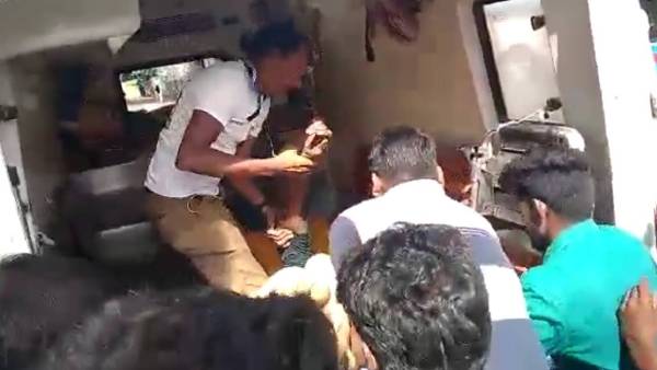 சாலை மறியல் 