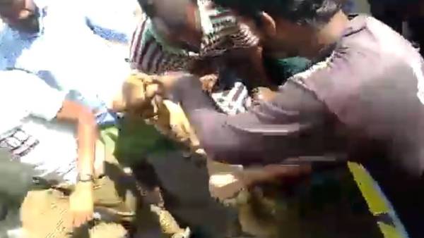 ஆதரவாளர்கள் 