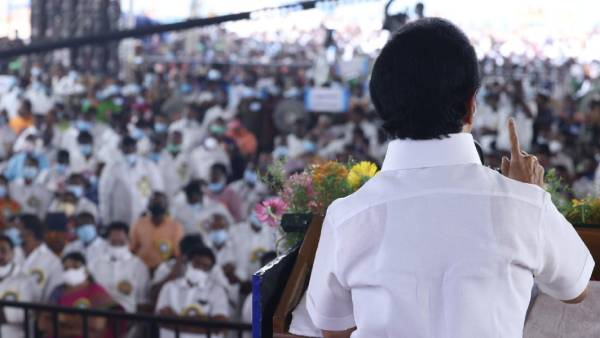 நெட்டிசன்கள் பாராட்டு 