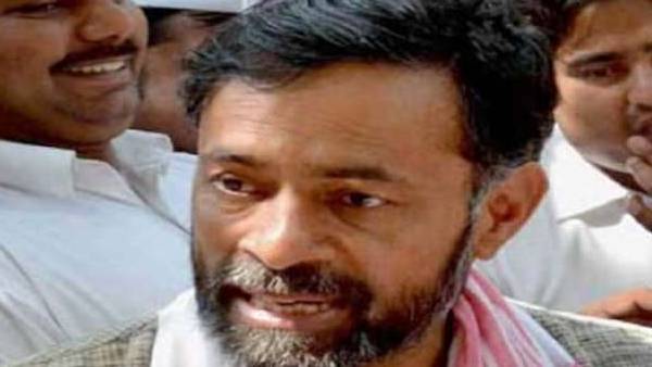 மன்னிப்பு கேட்ட யோகேந்திர யாதவ் மன்னிப்பு கேட்ட யோகேந்திர யாதவ்