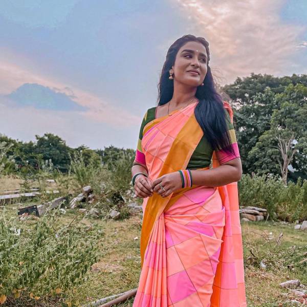 ஒற்றுமையான தோழிகள் 