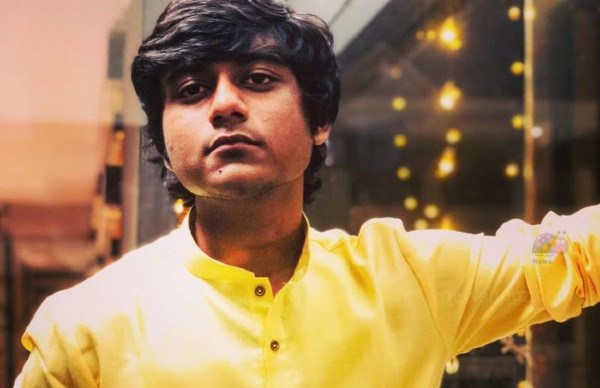 சிறுவயதிலே பாடகர்