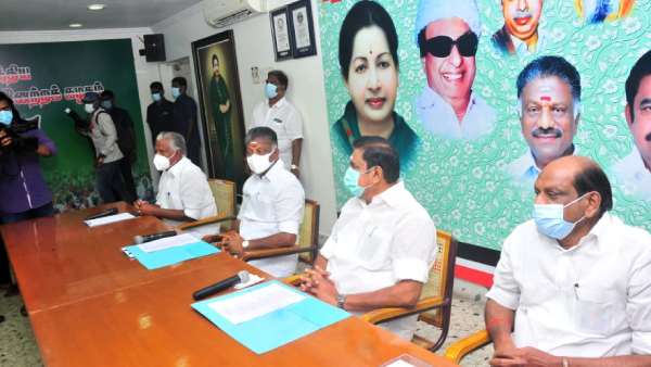 நேற்றைய கூட்டத்தில் ஆரம்பித்த சிக்கல் 