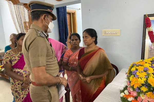 The Chief Minister paid Rs 1 crore compensation to the SSI Bhuminathan family