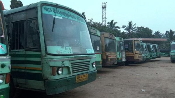 அதிக பேருந்து வசதி இல்லை 