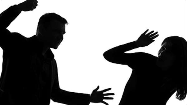 பெண்கள் அடிமைத்தனம் 