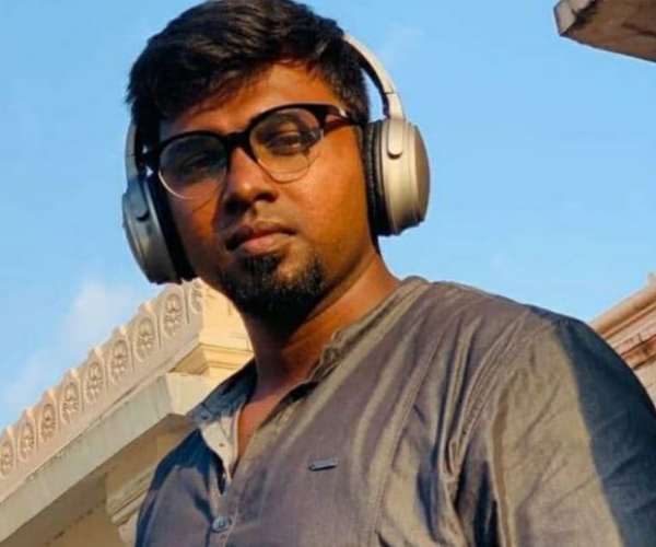  மிதுன் சக்ரவர்த்தி