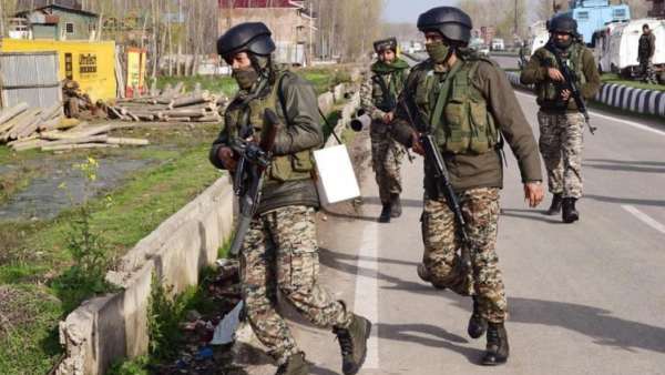 4 வீரர்கள் உயிரிழப்பு 