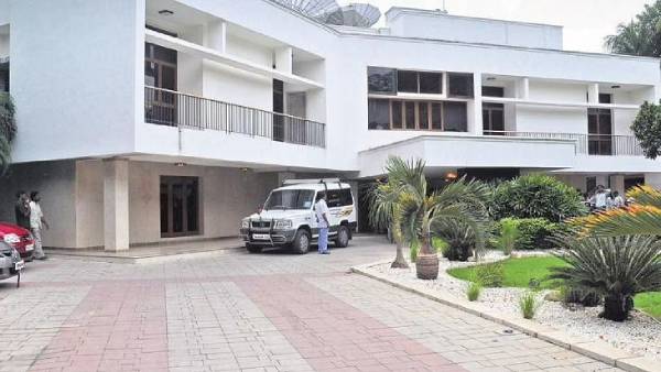 மிரள வைக்கும் தோற்றம் 