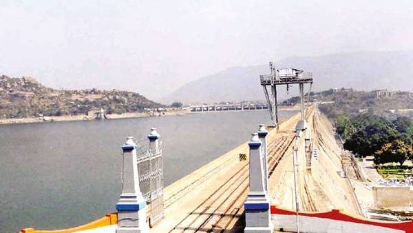 கொட்டும் கனமழை 