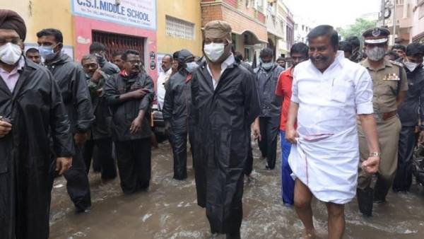 சென்னையில் வெள்ளம் 