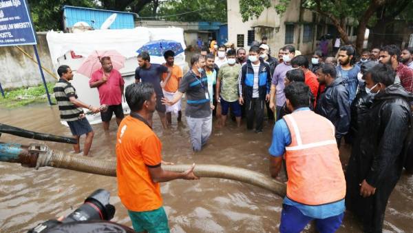தந்தையைப் போலவே தந்தையைப் போலவே