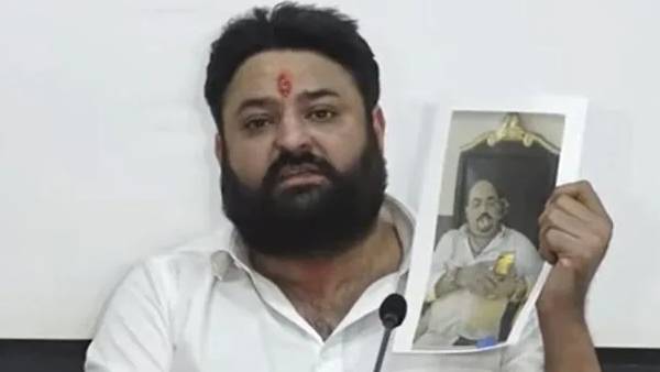 கண்களை பிடுங்குவேன் 