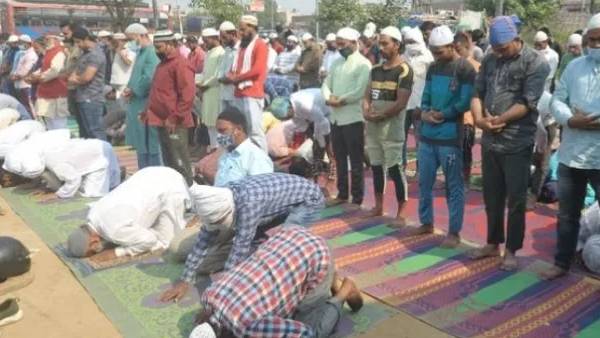 போராட்டமும் அனுமதி ரத்தும் 