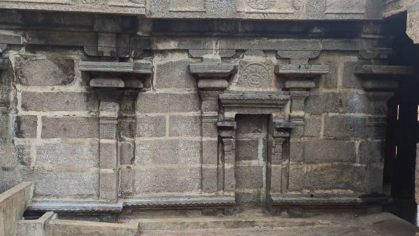 Pandiyan and Naicker dynasty inscriptions are found in Tiruvannamalai Pandiyan and Naicker dynasty inscriptions are found in Tiruvannamalai