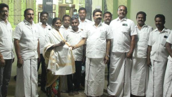 சொந்த மாவட்டத்தில் 