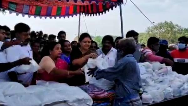முதலில் தயங்கிய சசிகலா 