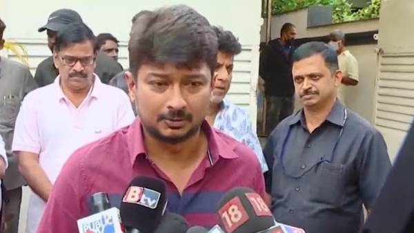 ராஜ்குமார் குடும்பத்தோடு நட்பு