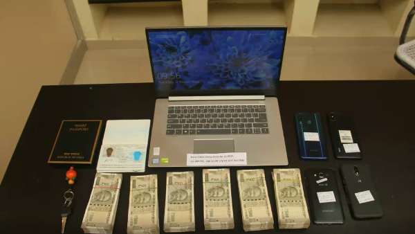 ஆபாசப்படம் அனுப்பி மிரட்டல் 