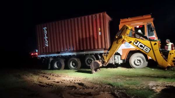  திட்டமிட்டு போலீஸாரை குழப்பிய கடத்தல்காரர்கள்