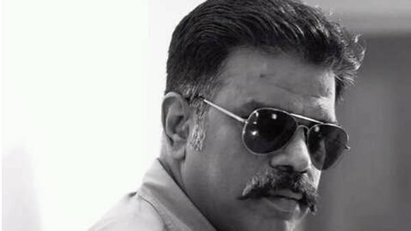 கரூர் புலியூர் முருகேசன் பின்னணி 