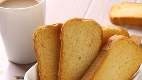 பேக்கரியில் ரஸ்க் 