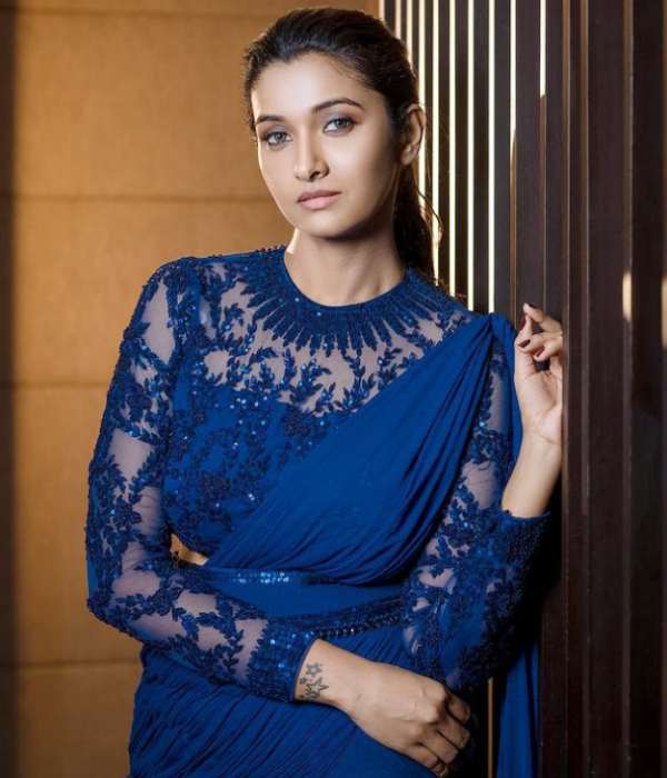 செய்தியாளராக அறிமுகம்