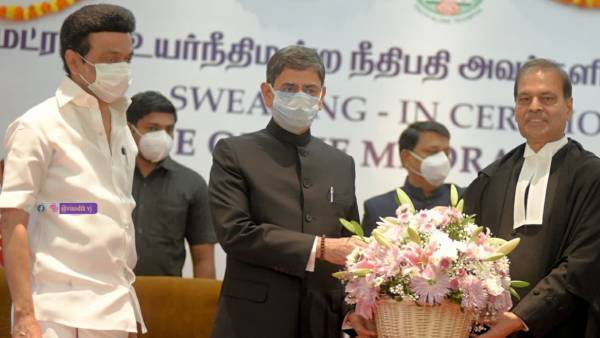 நீதிமன்றத்தில் வரவேற்பு நிகழ்ச்சி நீதிமன்றத்தில் வரவேற்பு நிகழ்ச்சி