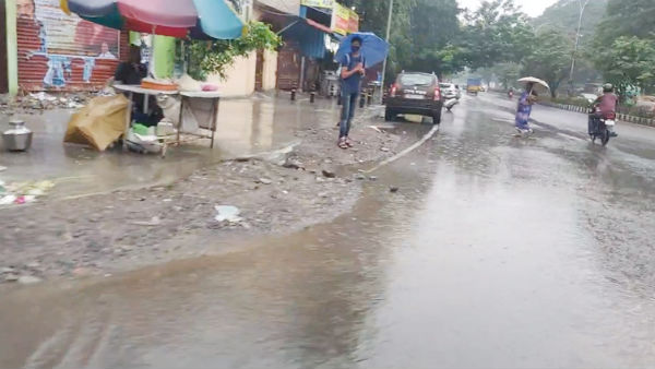 சாலையில் பள்ளம்