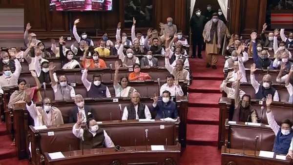 12 எம்.பிக்கள் சஸ்பெண்ட் 12 எம்.பிக்கள் சஸ்பெண்ட்