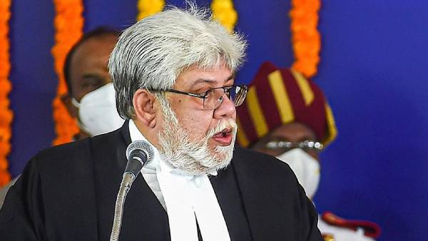  Chief Justice transfer remmendation ... Strengthening struggle ... Senior lawyers peace demonstration