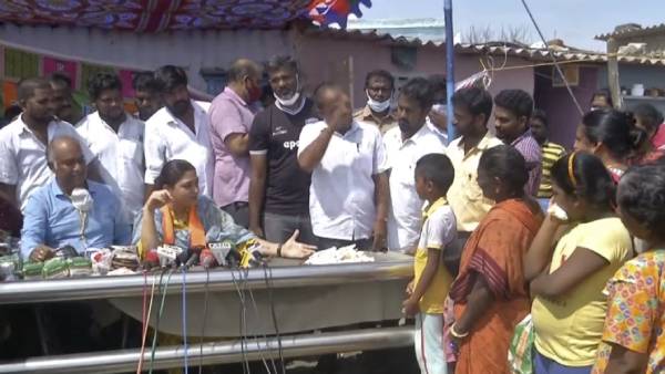 குஷ்பு கேள்விக்கணைகள் 