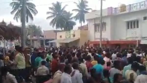 போஸ்டர்கள் 