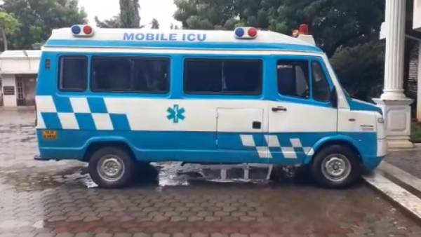 காவலர்களுக்கு பாராட்டு 