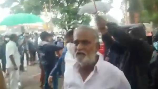 அரசியல் செய்றீங்களா
