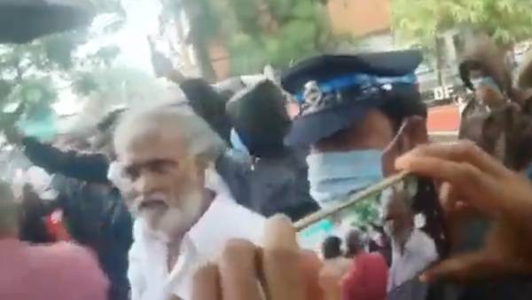 மனு கொடுக்க