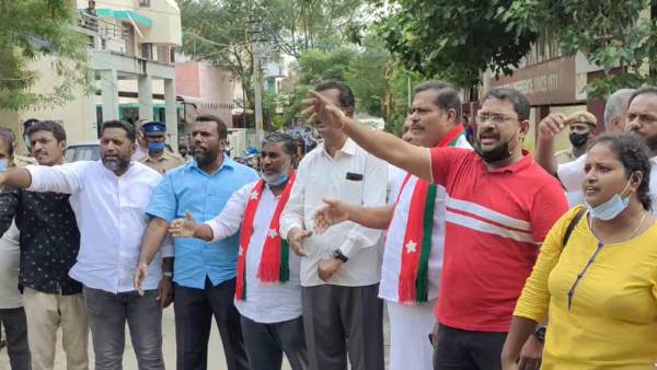 நீதி கேட்டு போராட்டம் நீதி கேட்டு போராட்டம்