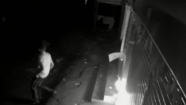 10மணிக்கு வந்தார் 10மணிக்கு வந்தார்