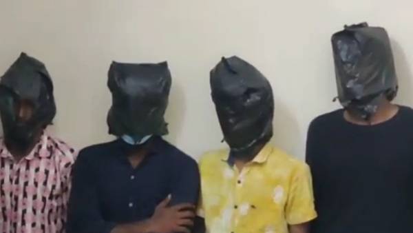 கையை பிளேடால் கிழித்த நபர் 