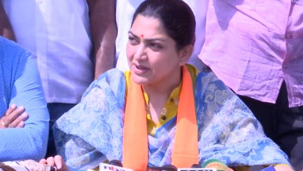 அரசியலில் நிறைய இருக்கிறது அரசியலில் நிறைய இருக்கிறது